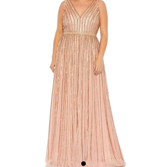 Mac Duggal Sequined Striped Sleeveless V Neck A Line Gown in Apricot - Size 14 - Picture 3 of 11